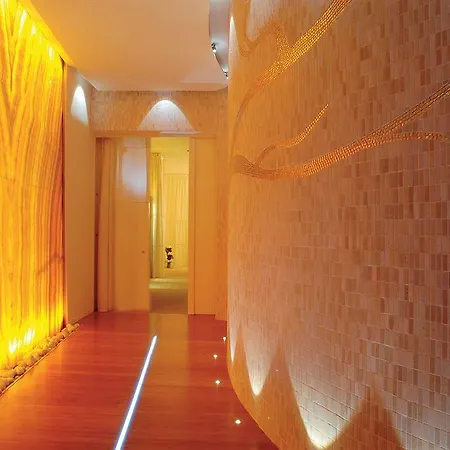 Baglioni Carlton - The Leading Of The World