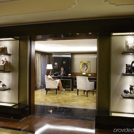 Baglioni Carlton - The Leading Of The World فندق