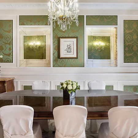 Baglioni Carlton - The Leading Of The World ميلان