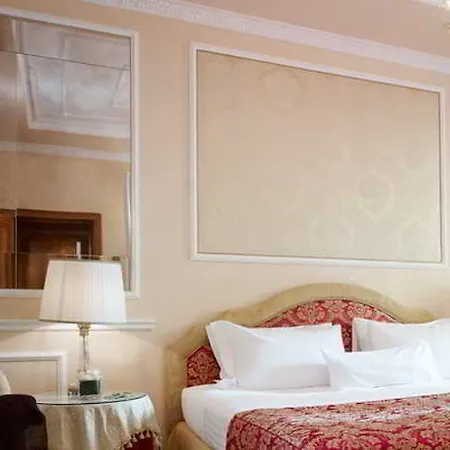 Baglioni Carlton - The Leading Of The World ميلان