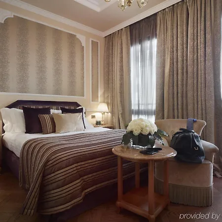 Baglioni Carlton - The Leading Of The World ميلان