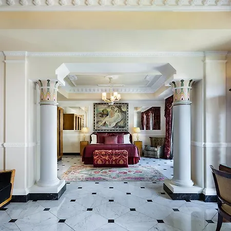 Baglioni Carlton - The Leading Of The World ميلان