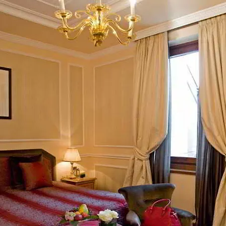Baglioni Carlton - The Leading Of The World فندق